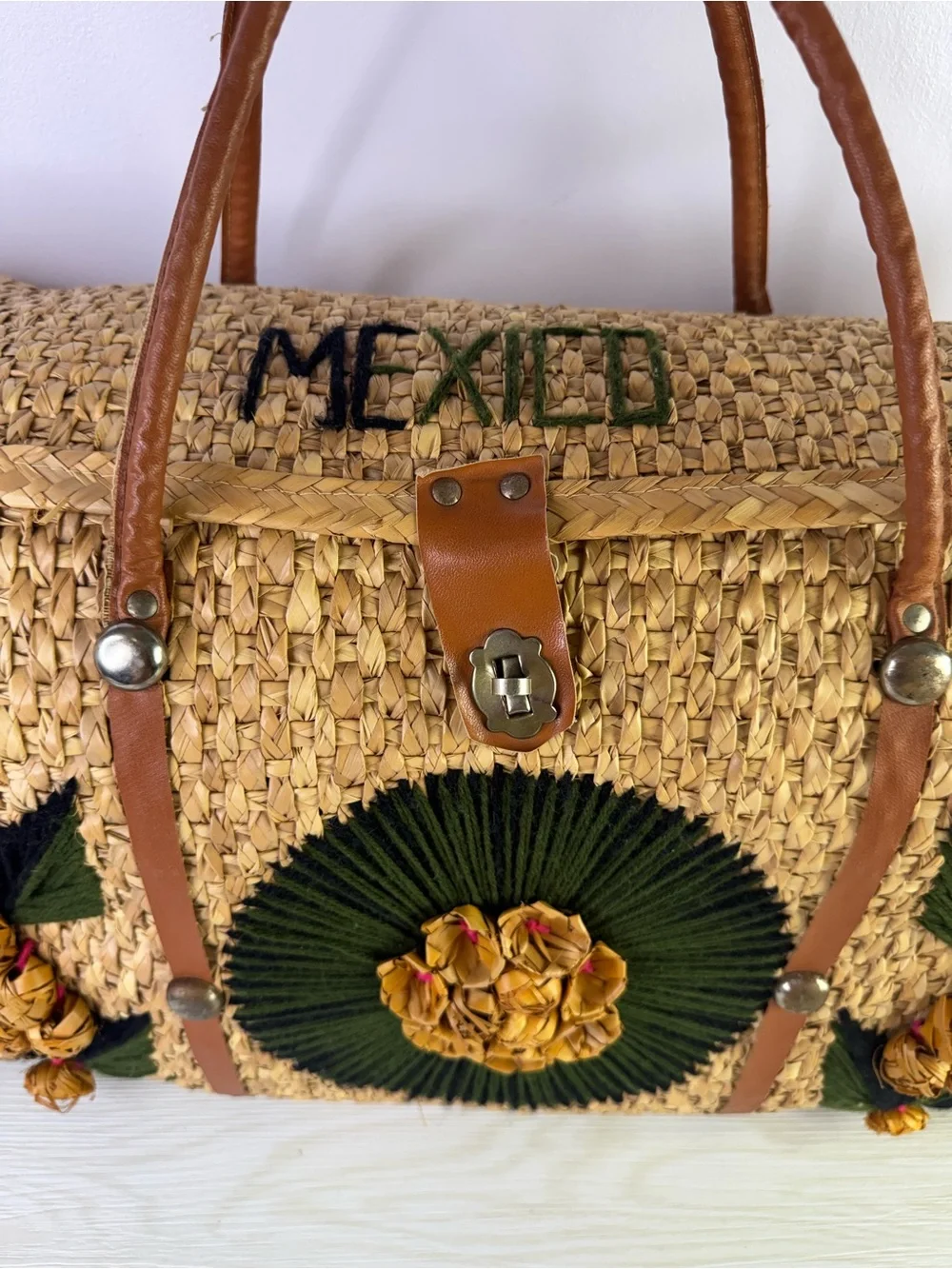 Vtg 60s Mexico Straw Woven Large Shopper Tote Beach Bag w 3D Rattan Flowers - Picture 2 of 10